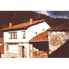 Casa La Tilar y Aptos. La Ballona